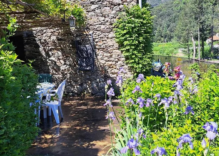 La Cle De L'arboux بيت للعطل *