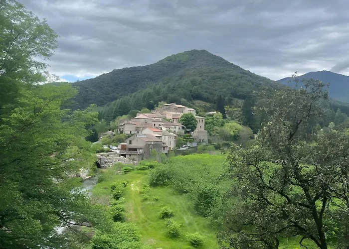 La Cle De L'arboux بيت للعطل *